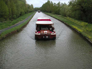 batchworth lock canal centre 1
