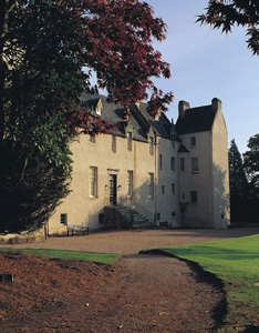 drum castle garden and estate 1