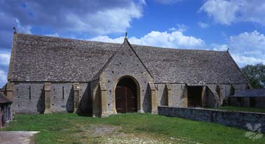 middle littleton tithe barn 1
